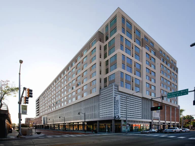 HRG-IL-OakPark-OakParkBuildings(12)