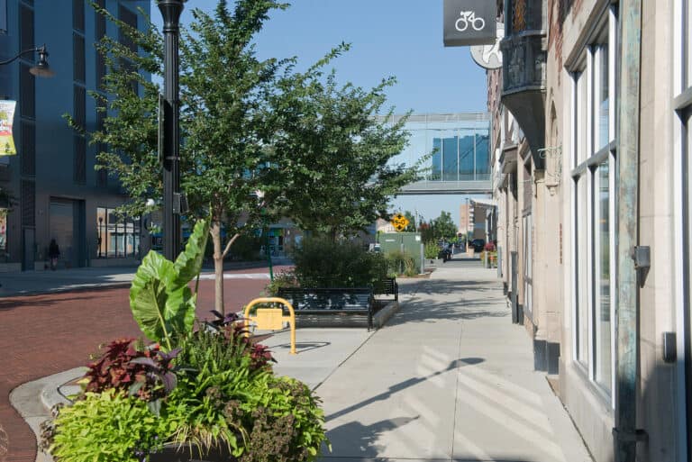 HRG-IL-OakPark-OakParkBuildings(27)