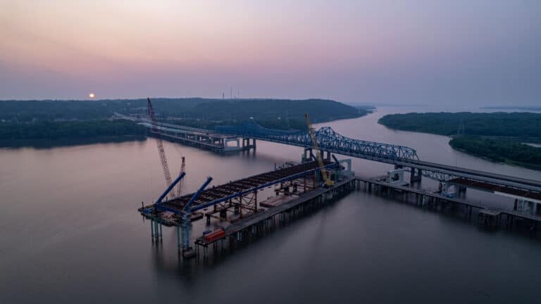 2023-HRG-IL-Peoria-McClugage-Bridge-Construction-Drone (20)