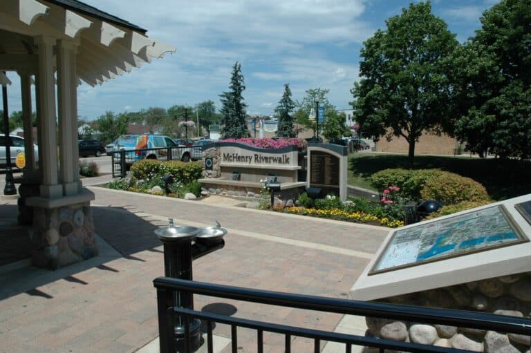 Fox River Riverwalk seating