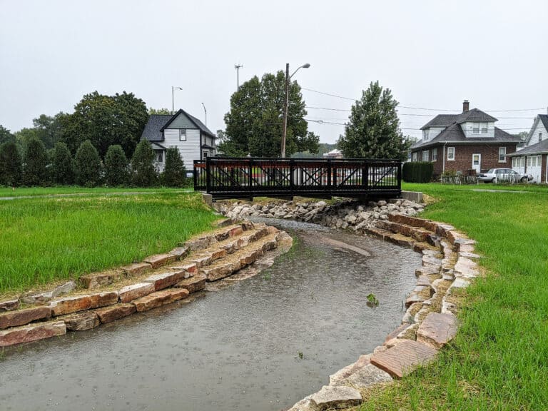 HRG-IL-StCharles-7thAveCreek-water