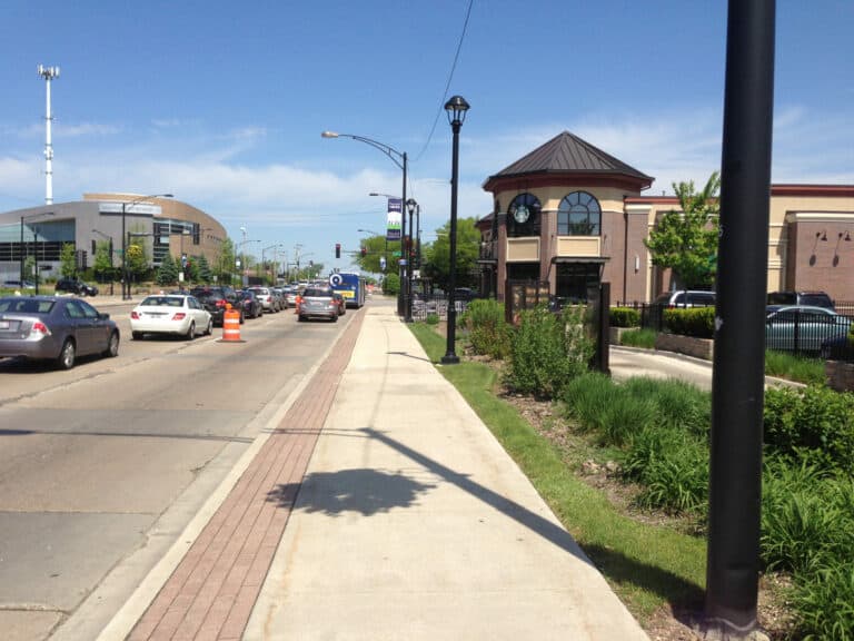 Milwaukee Avenue Streetscape