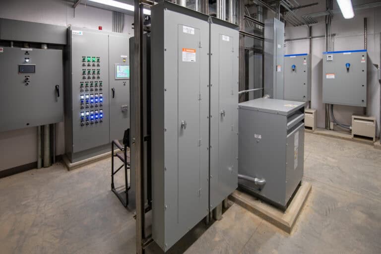 2024-HRG-IA-Williamsburg-Complete (4)